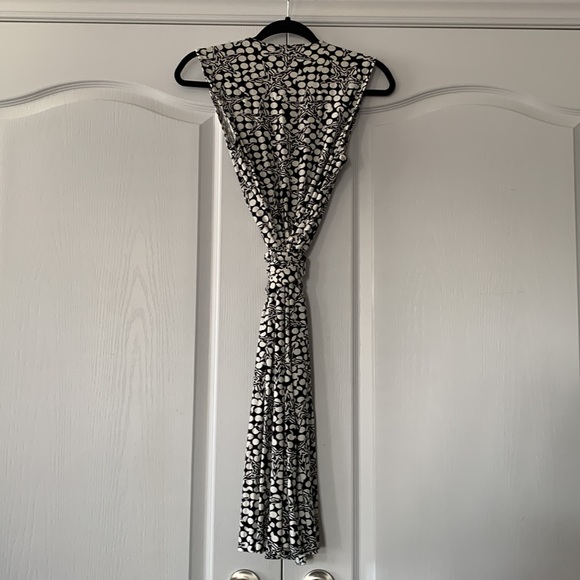 EUC Diane Von Furstenberg wrap dress - Picture 6 of 10